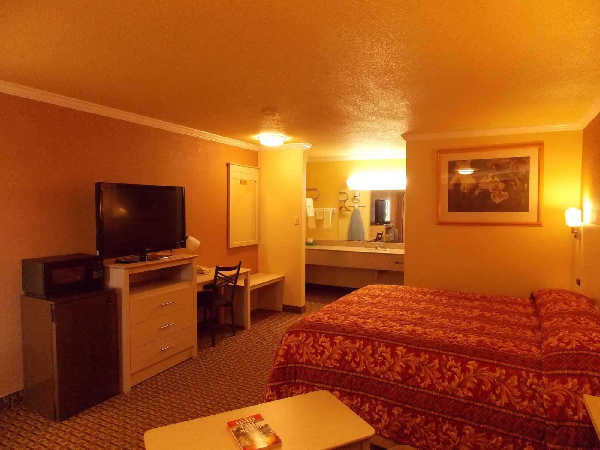 River Valley Motor By Oyo Texas 2* La Grange
